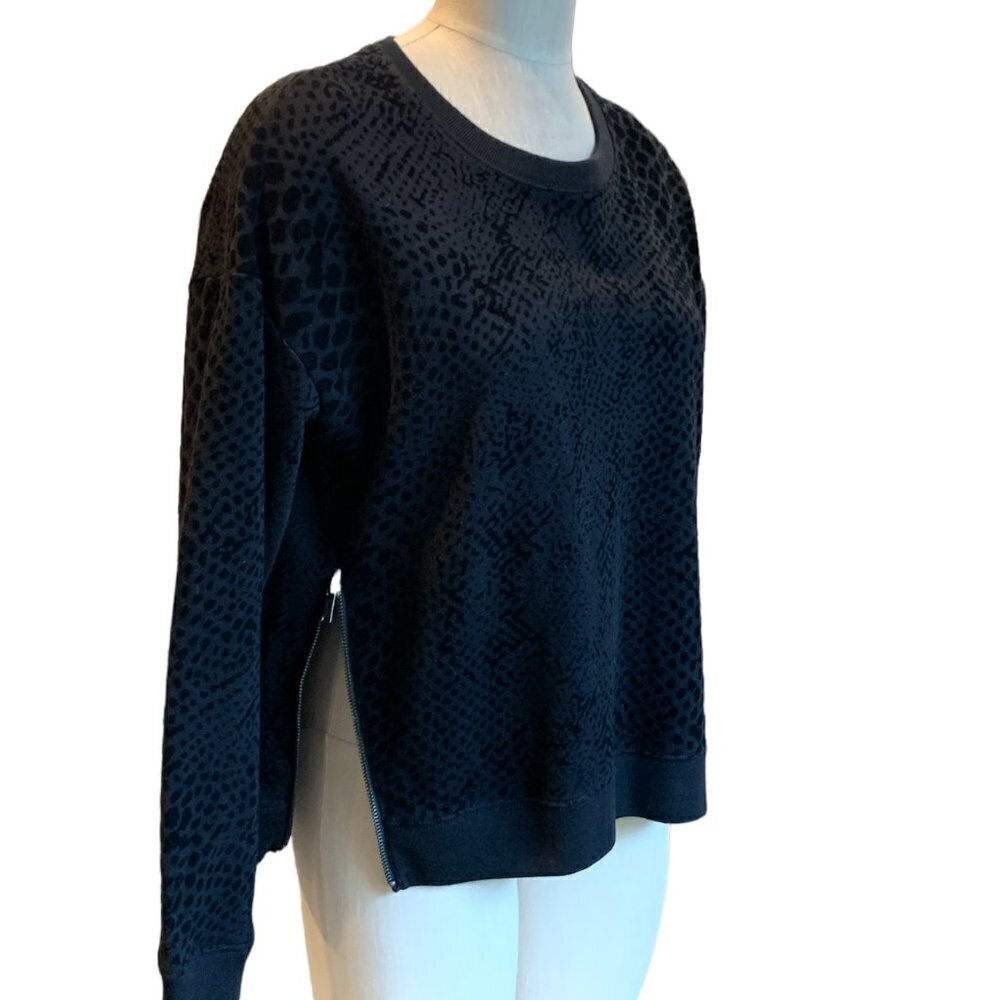 Rails M Marlo Flocked Cobra Print Boxy Pullover D… - image 8